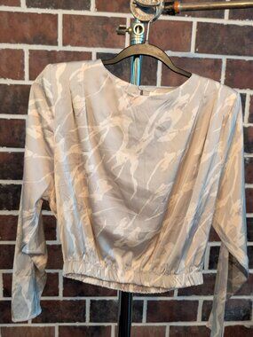 NWT ASTR The Label Grey Abstract Satin Crop Top S